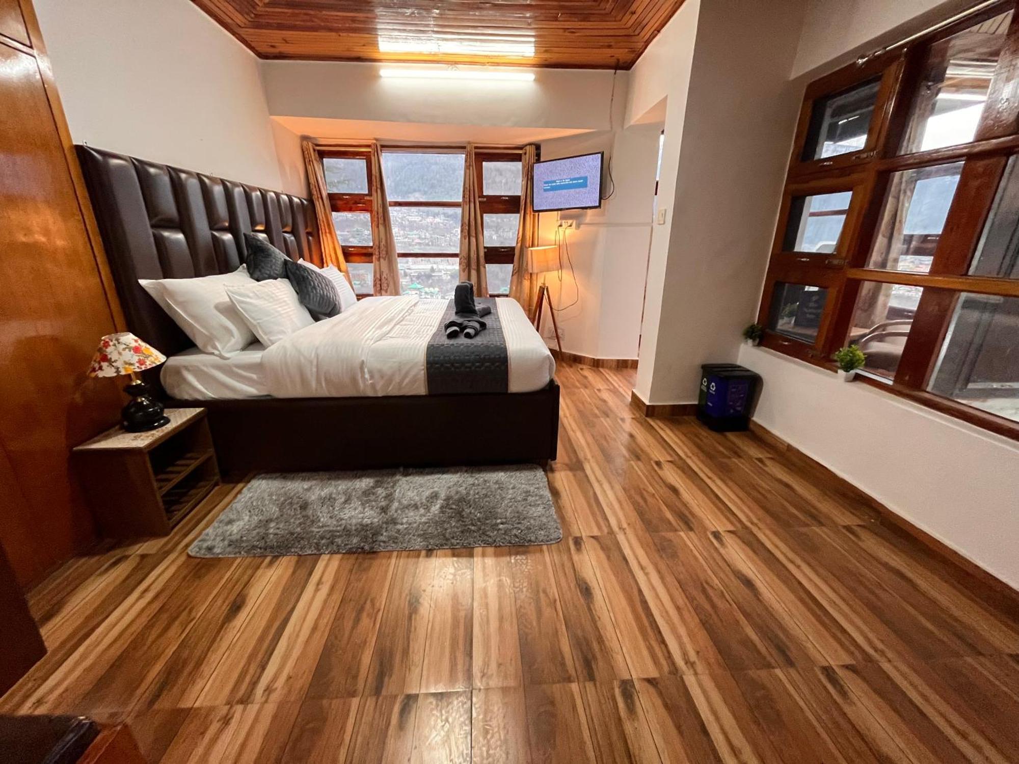 Himalayan Nomad Cottage, Manali ! All 2 Bedroom Independent Cottages ! Personal Lawn Every Cottage ! Parking ! Scenic Mountains View ! Spacious Rooms ! Екстер'єр фото