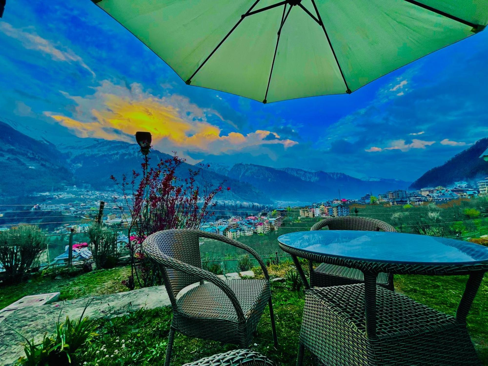 Himalayan Nomad Cottage, Manali ! All 2 Bedroom Independent Cottages ! Personal Lawn Every Cottage ! Parking ! Scenic Mountains View ! Spacious Rooms ! Екстер'єр фото