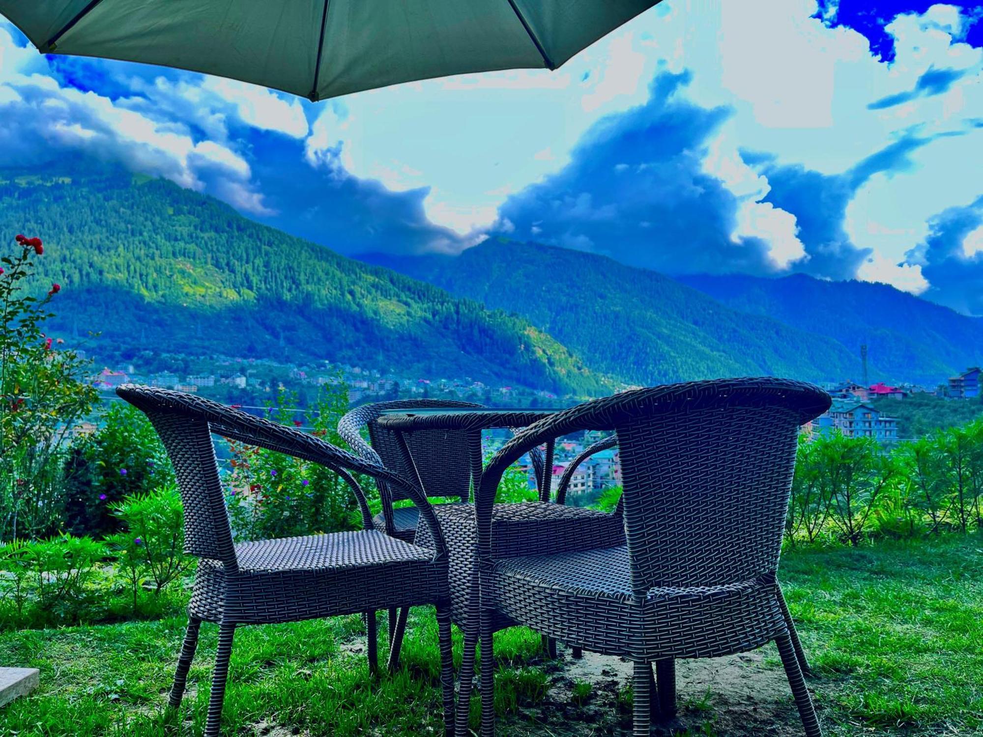 Himalayan Nomad Cottage, Manali ! All 2 Bedroom Independent Cottages ! Personal Lawn Every Cottage ! Parking ! Scenic Mountains View ! Spacious Rooms ! Екстер'єр фото
